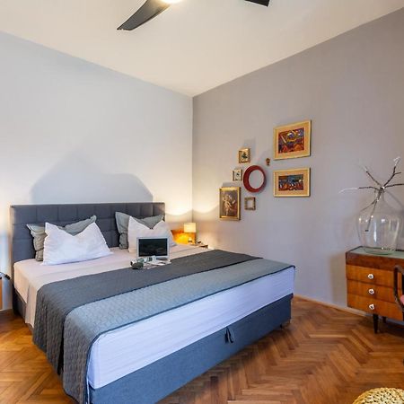Apartment Lota With Heated Pool On Top Location 수페타르 외부 사진